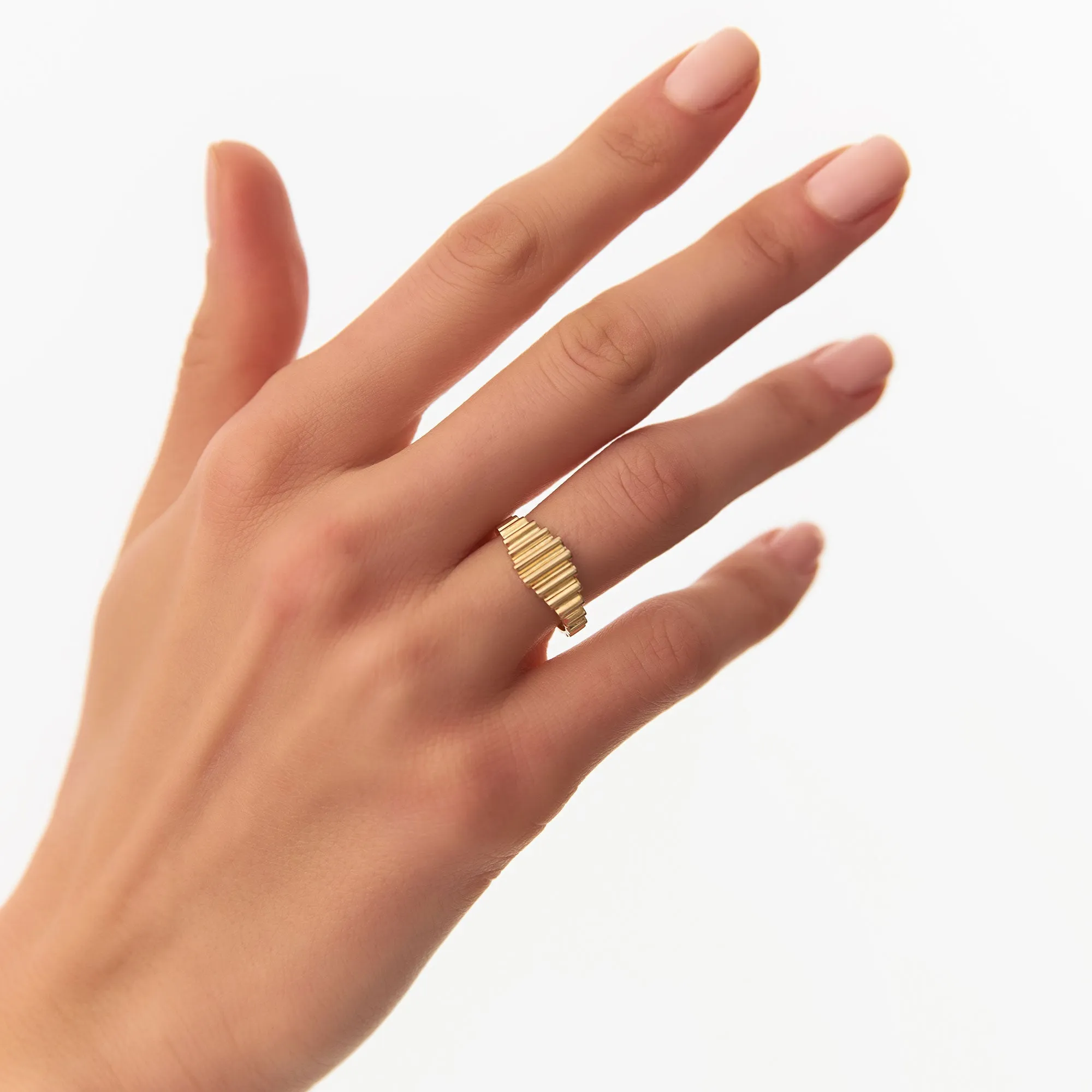 14K Bold Fluted Graduating Gold Ring