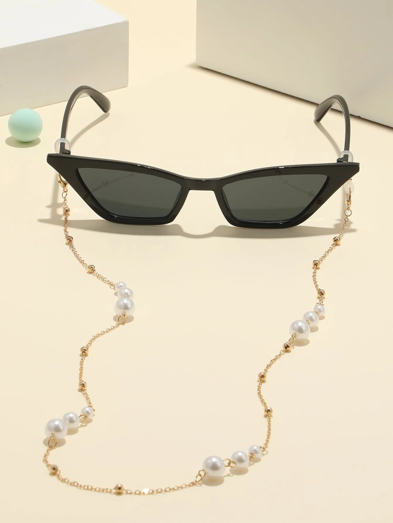 1pair Women Cat Eye Fashionable Sunglasses & 1pc Faux Pearl Decor Glasses Chain For Daily Life