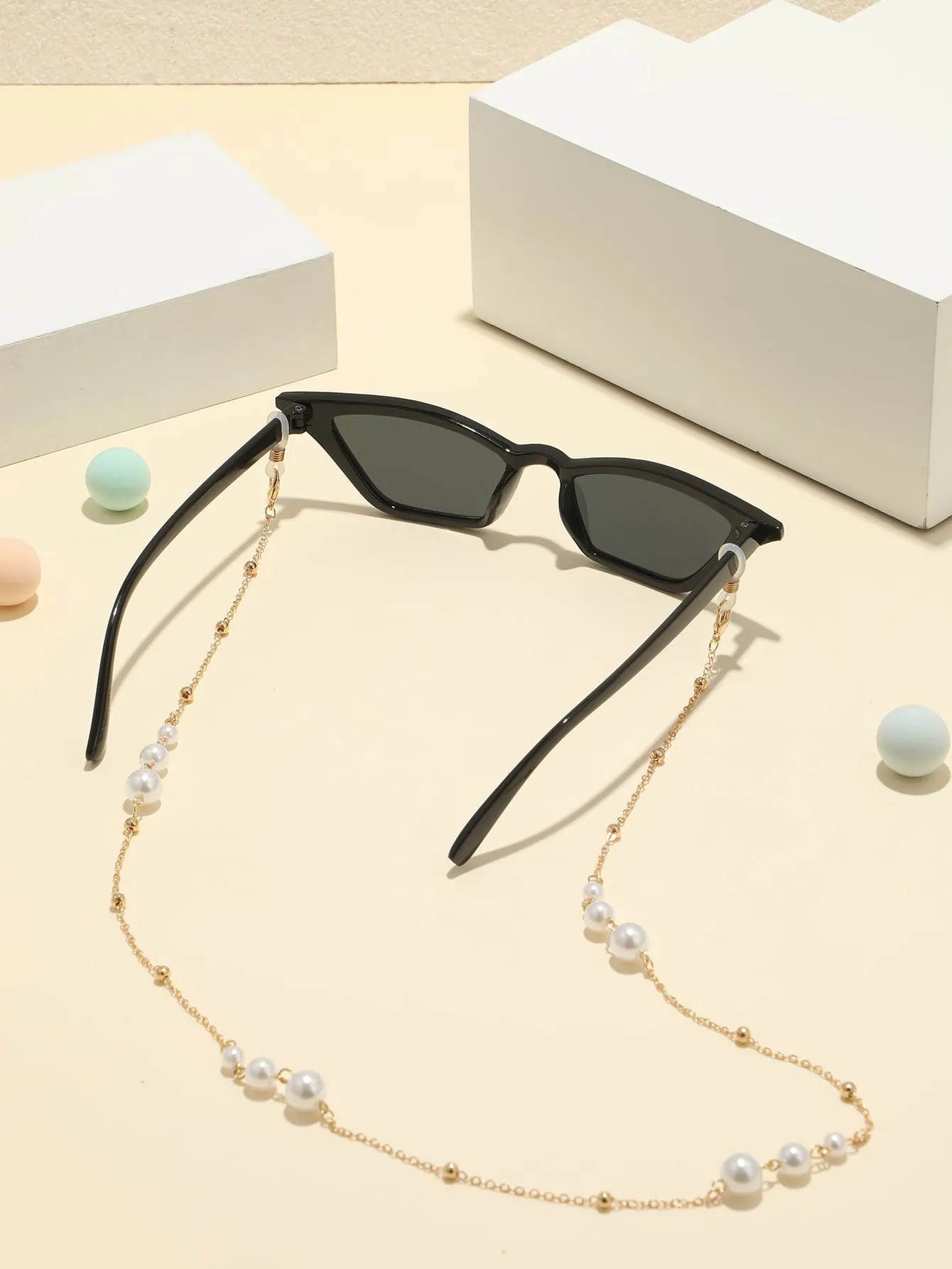 1pair Women Cat Eye Fashionable Sunglasses & 1pc Faux Pearl Decor Glasses Chain For Daily Life