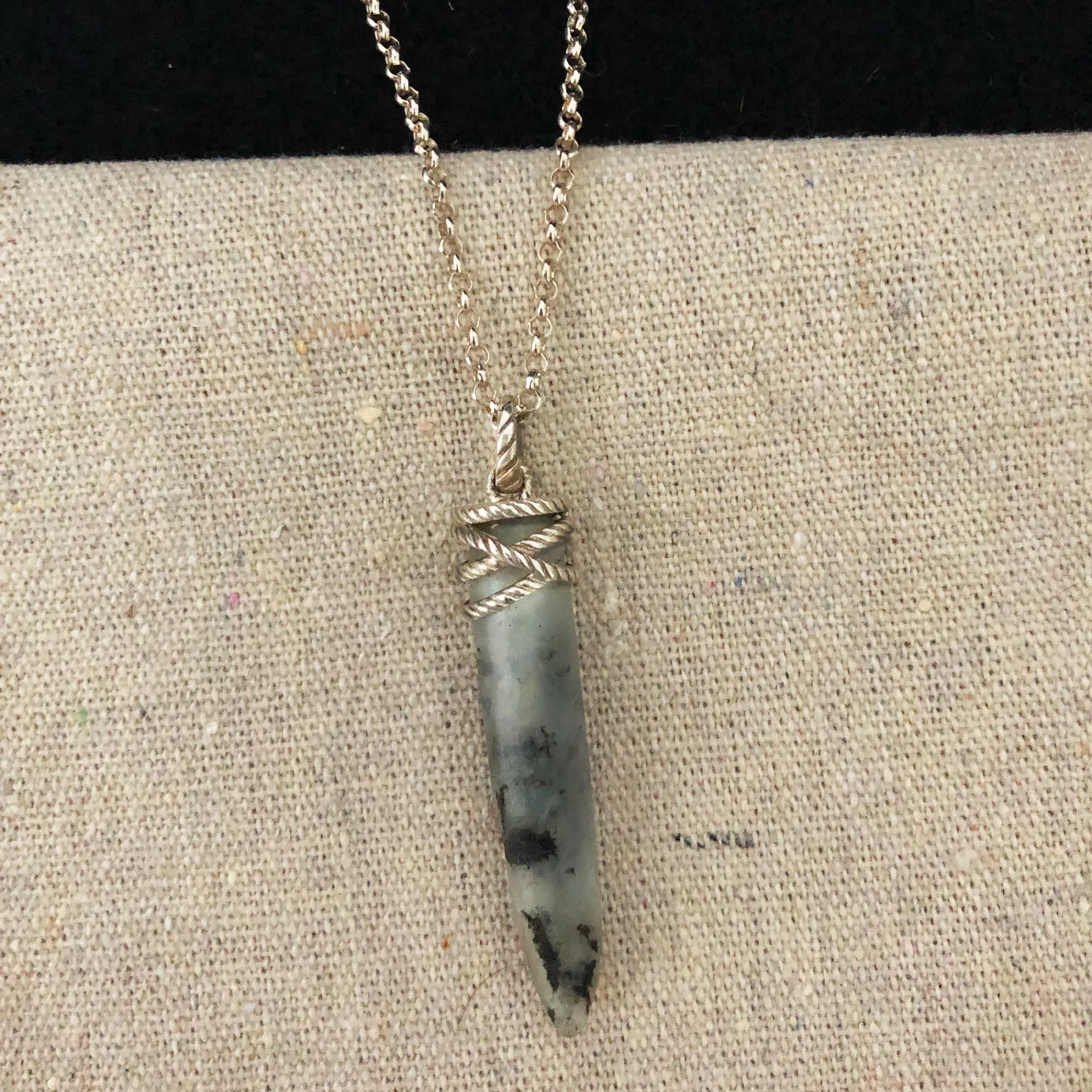 Cornicello Necklace - Labradorite