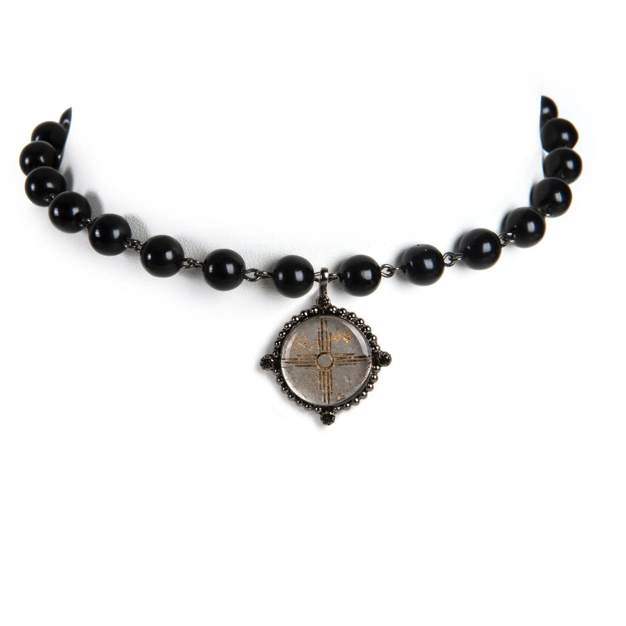 Iconic Pearl Choker Mystic Black Pearl with Classic Medallions