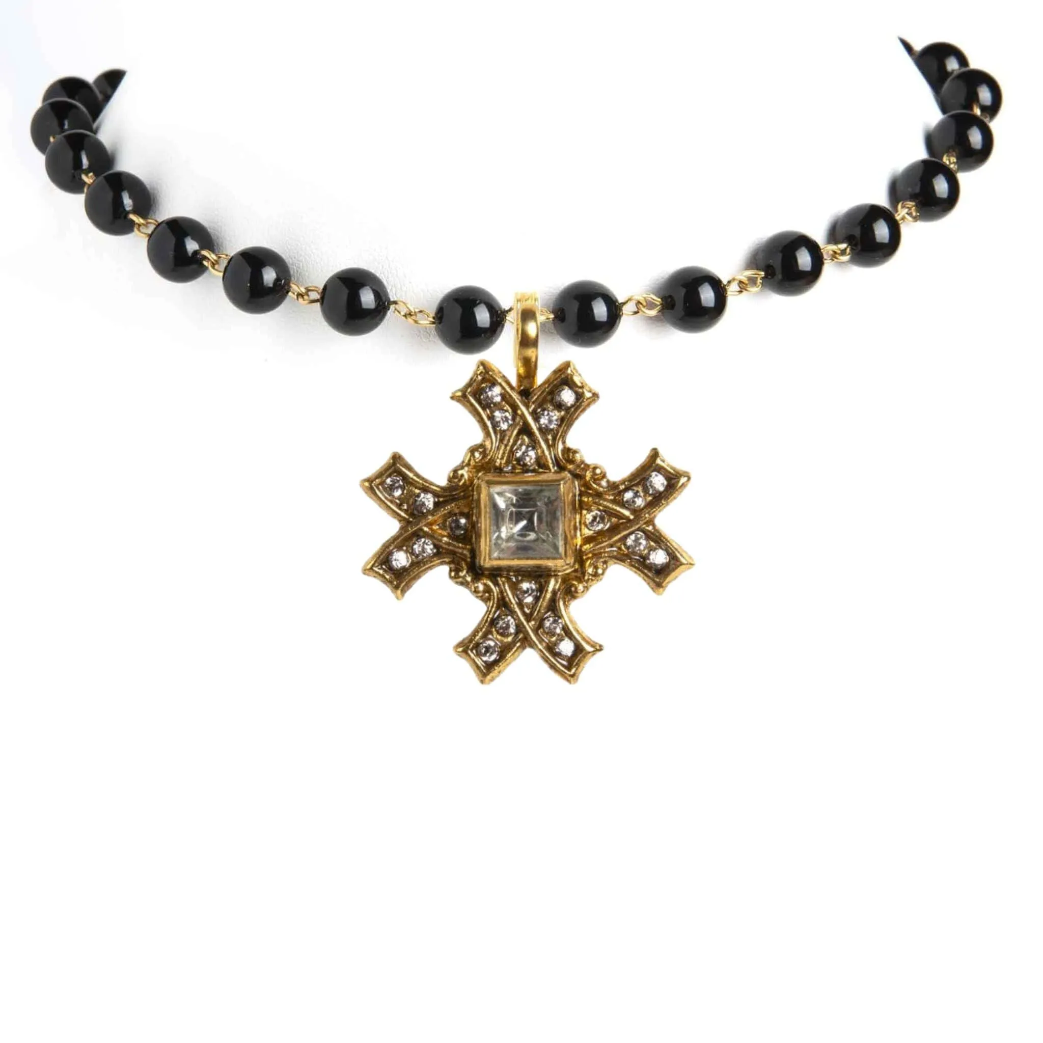 Iconic Pearl Choker Mystic Black Pearl with Classic Medallions