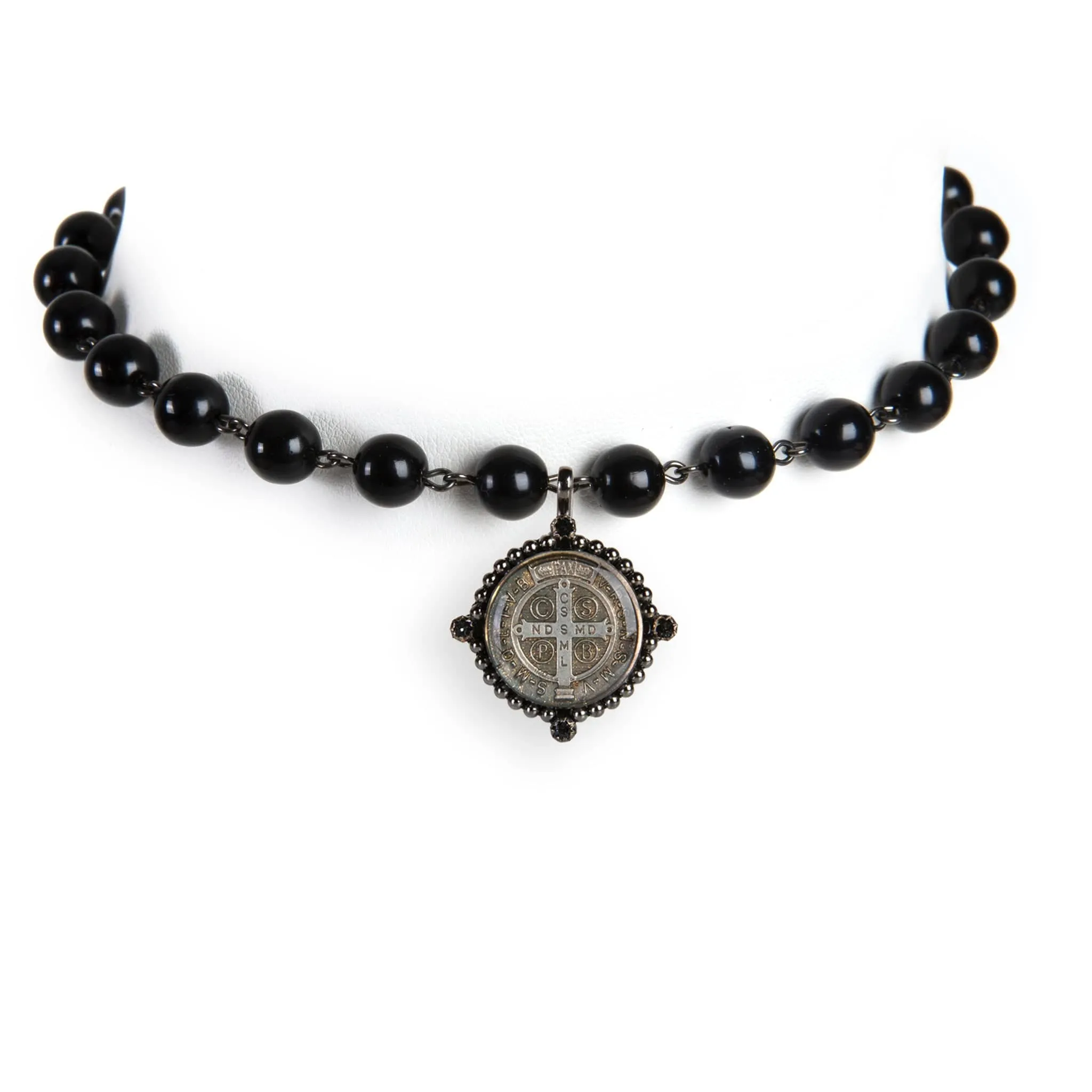 Iconic Pearl Choker Mystic Black Pearl with Classic Medallions