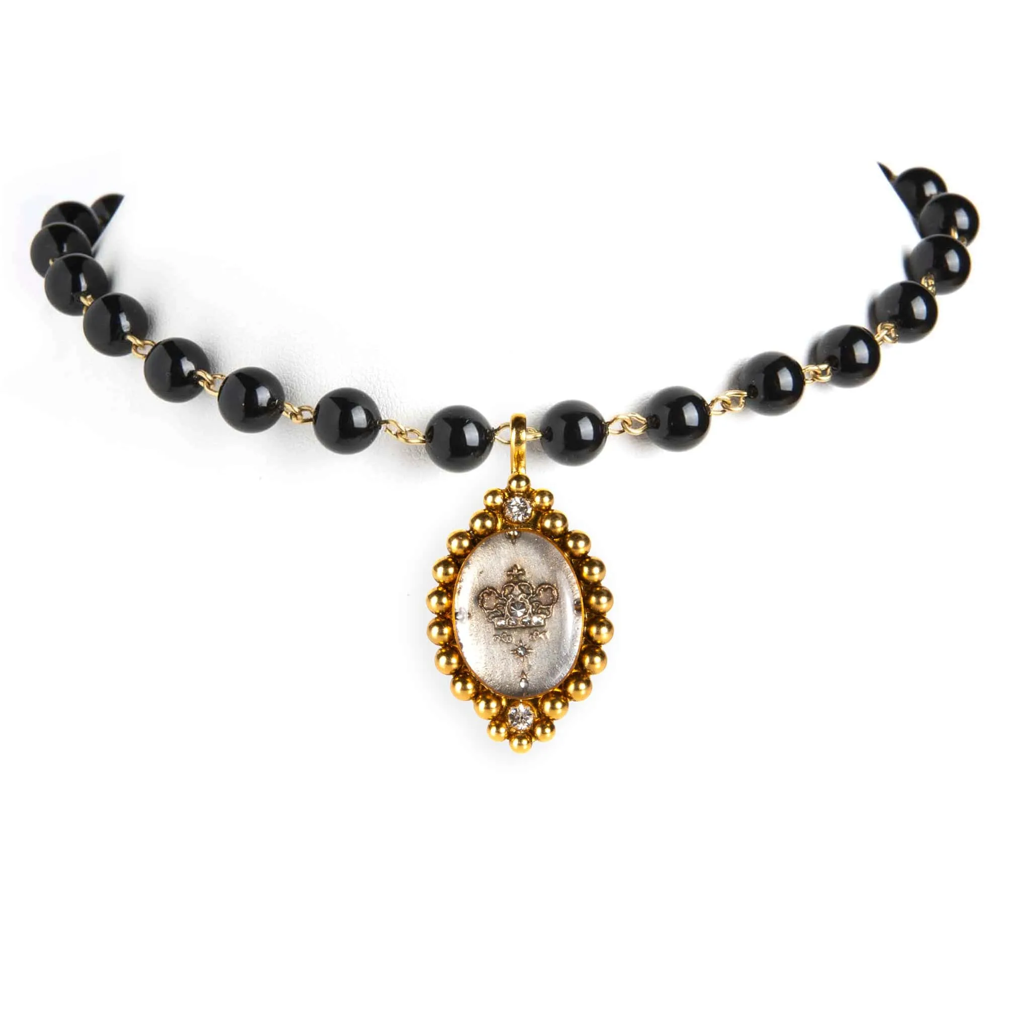 Iconic Pearl Choker Mystic Black Pearl with Classic Medallions