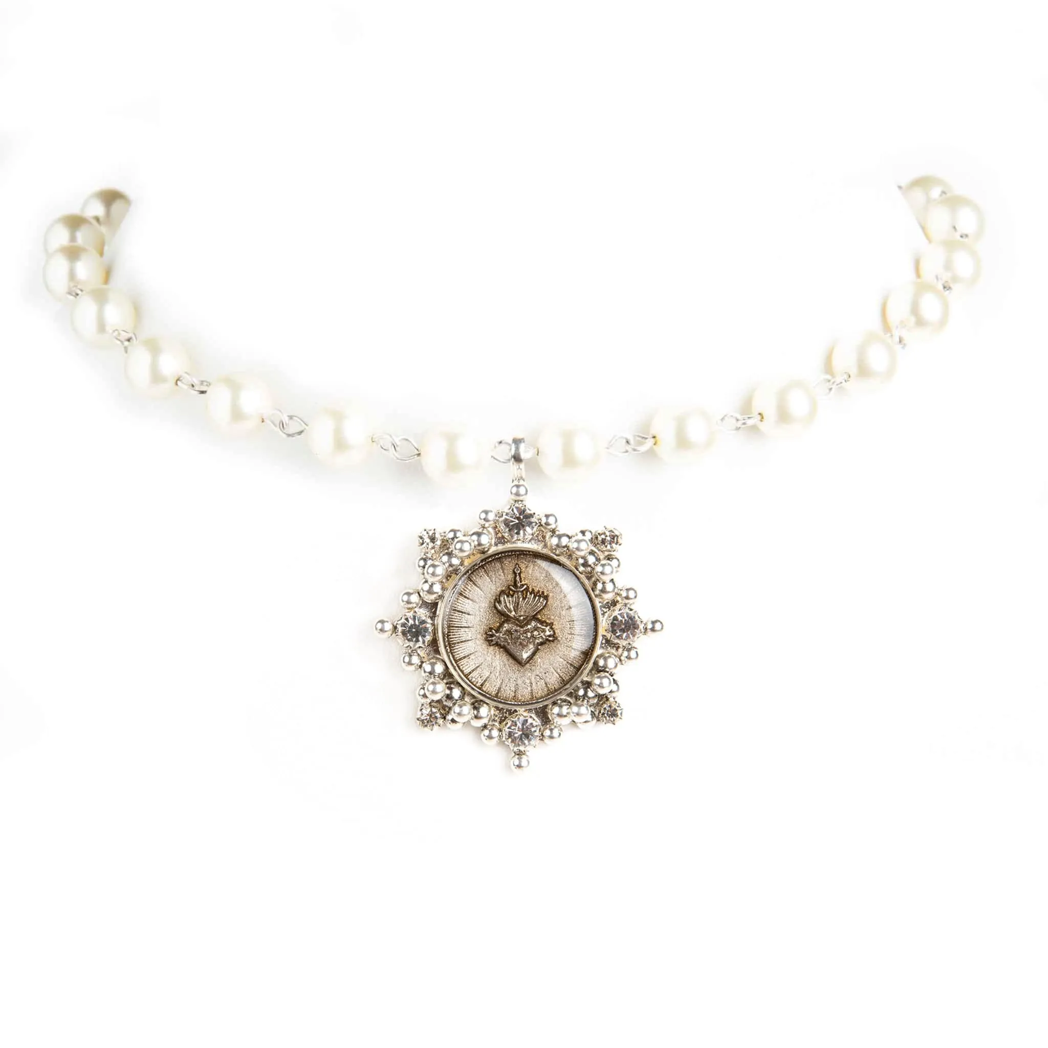 Iconic Pearl Choker Mystic Black Pearl with Luxury Medallions