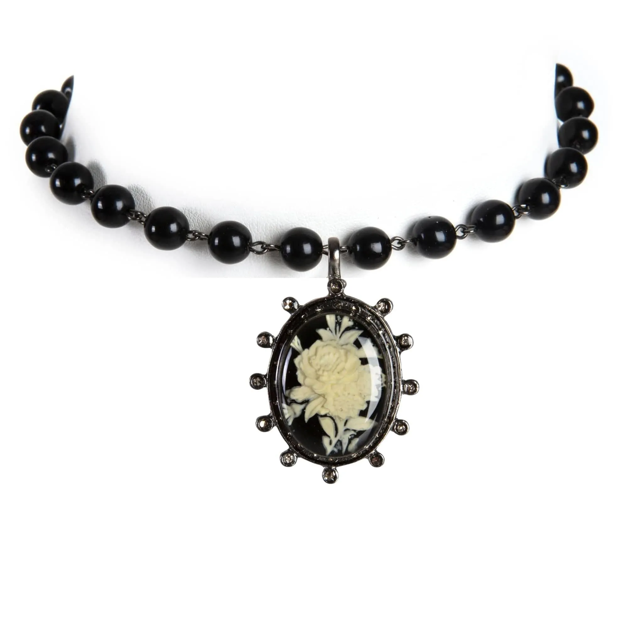 Iconic Pearl Choker Mystic Black Pearl with Luxury Medallions