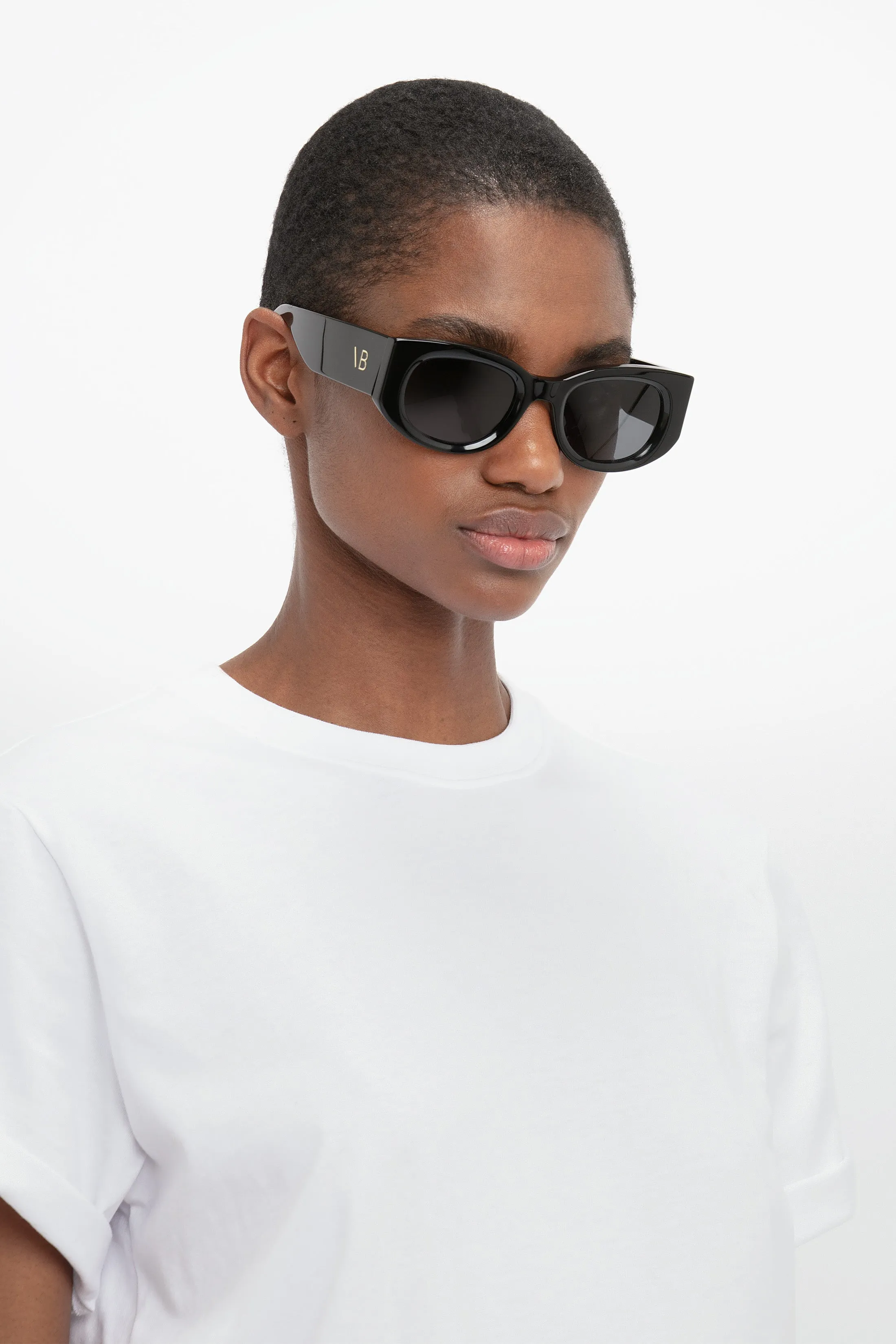 Monogram Detail Sunglasses In Black