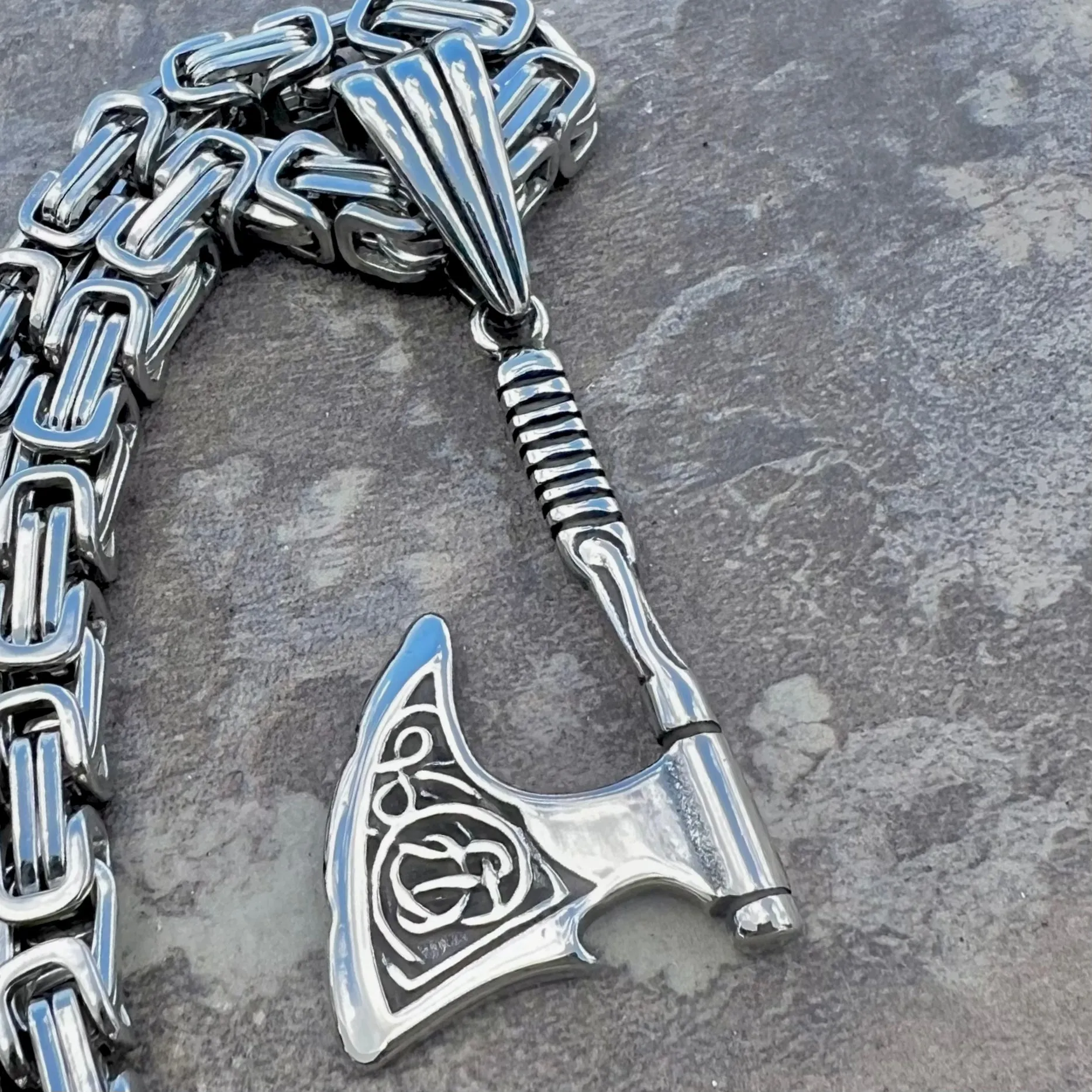 Viking Battle Axe Pendant - Necklace (740)